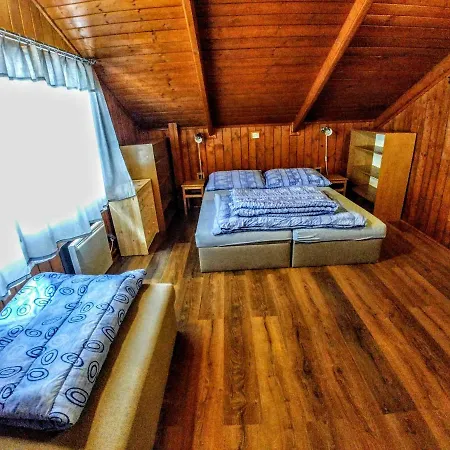 Lodge Zebra